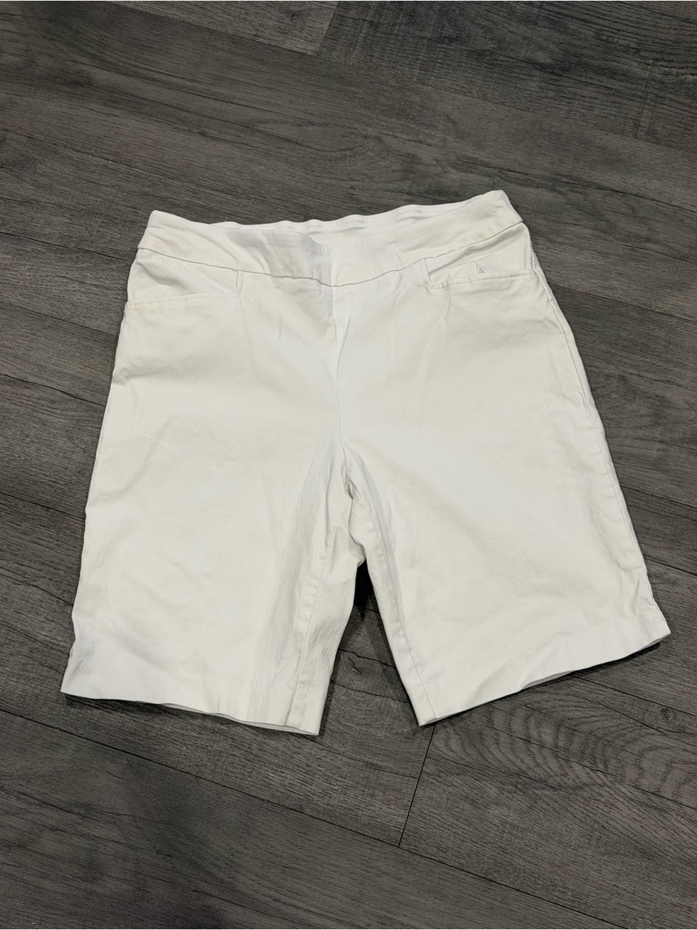 Time and Tru White Bermuda Shorts Womens